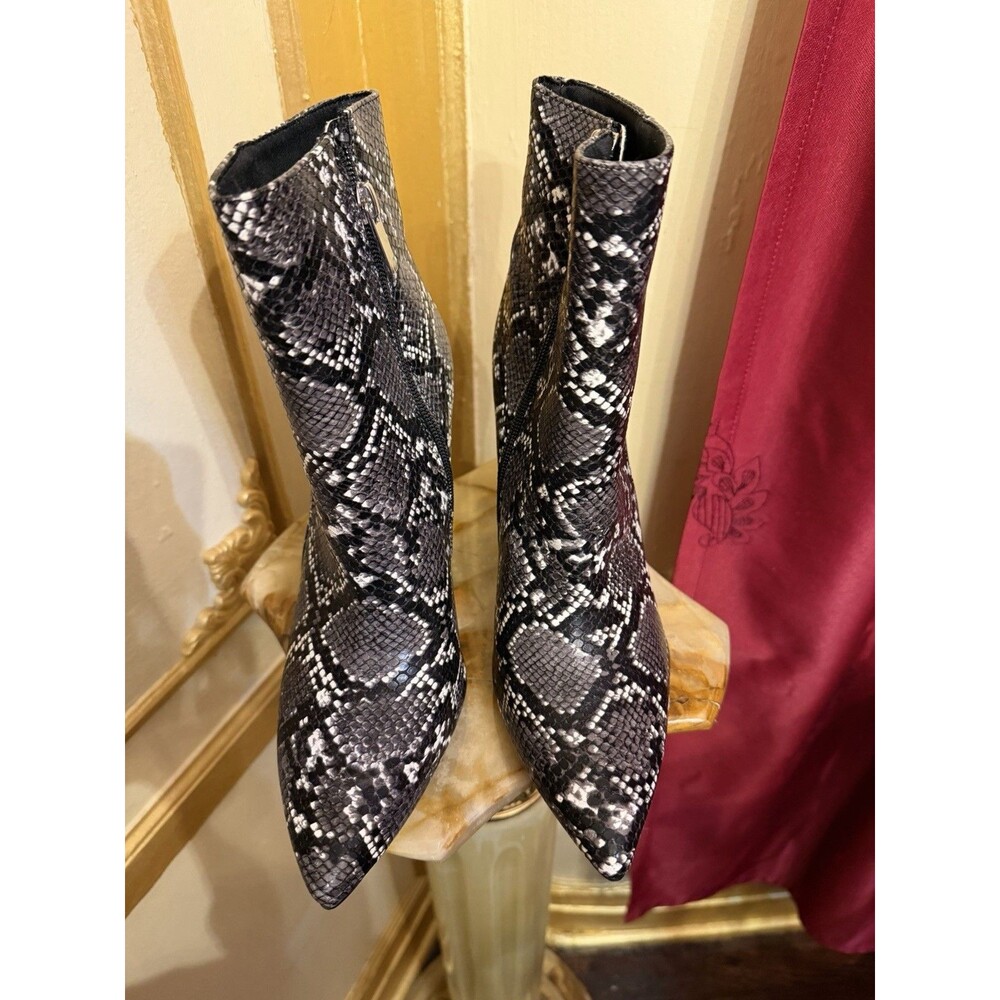 Rampage Faux Snake Skin Animal Print Heeled Boots Mobwife Sz 7.5 Black White